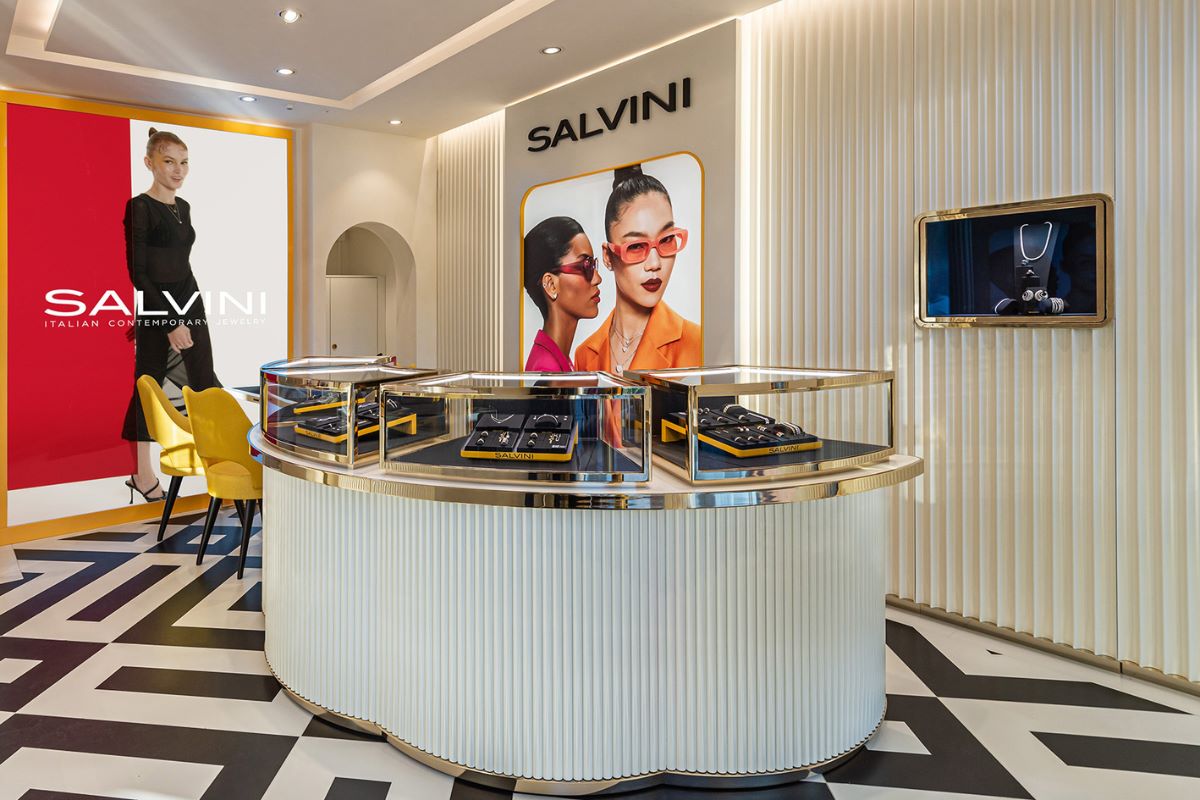 Il nuovo concept store di Salvini a Milano